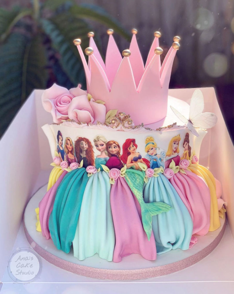 BOLO MESVERSÁRIO TEMA PRINCESA, bolo de princesa simples