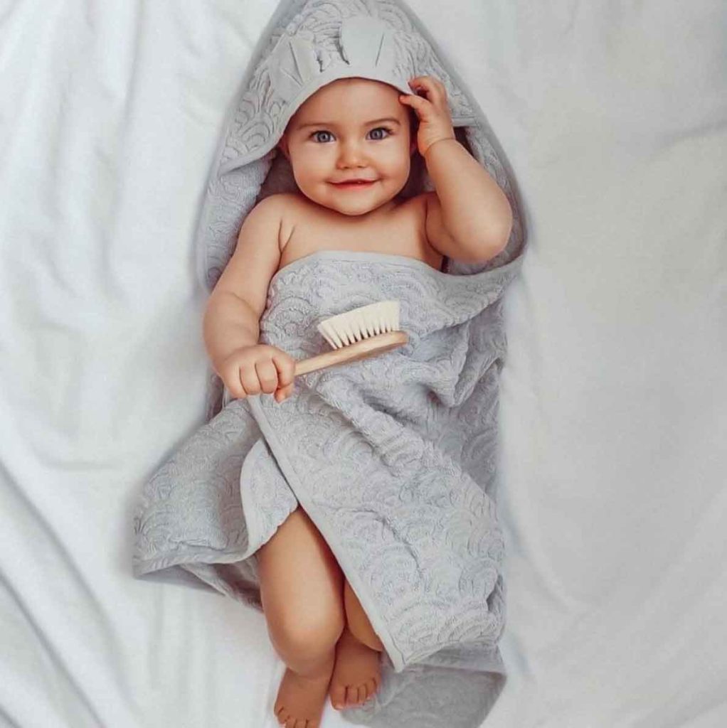 foto tumblr de bebe toalha banho