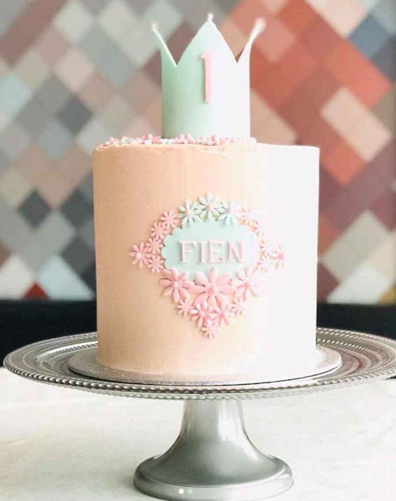 bolo simples de princesa rosa realeza bolos pastel