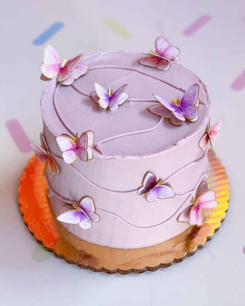 bolo feminino lilas simples com borboleta aniversário fada decoração