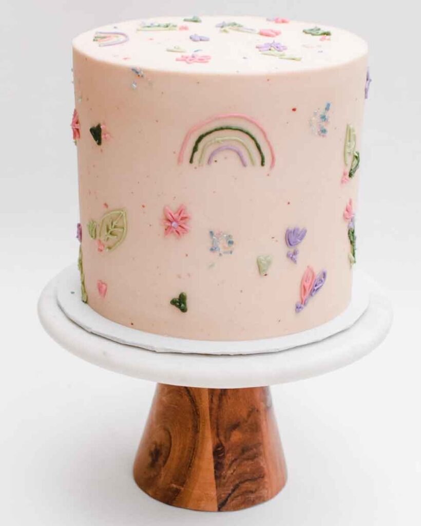 bolo de aniversario feminino simples