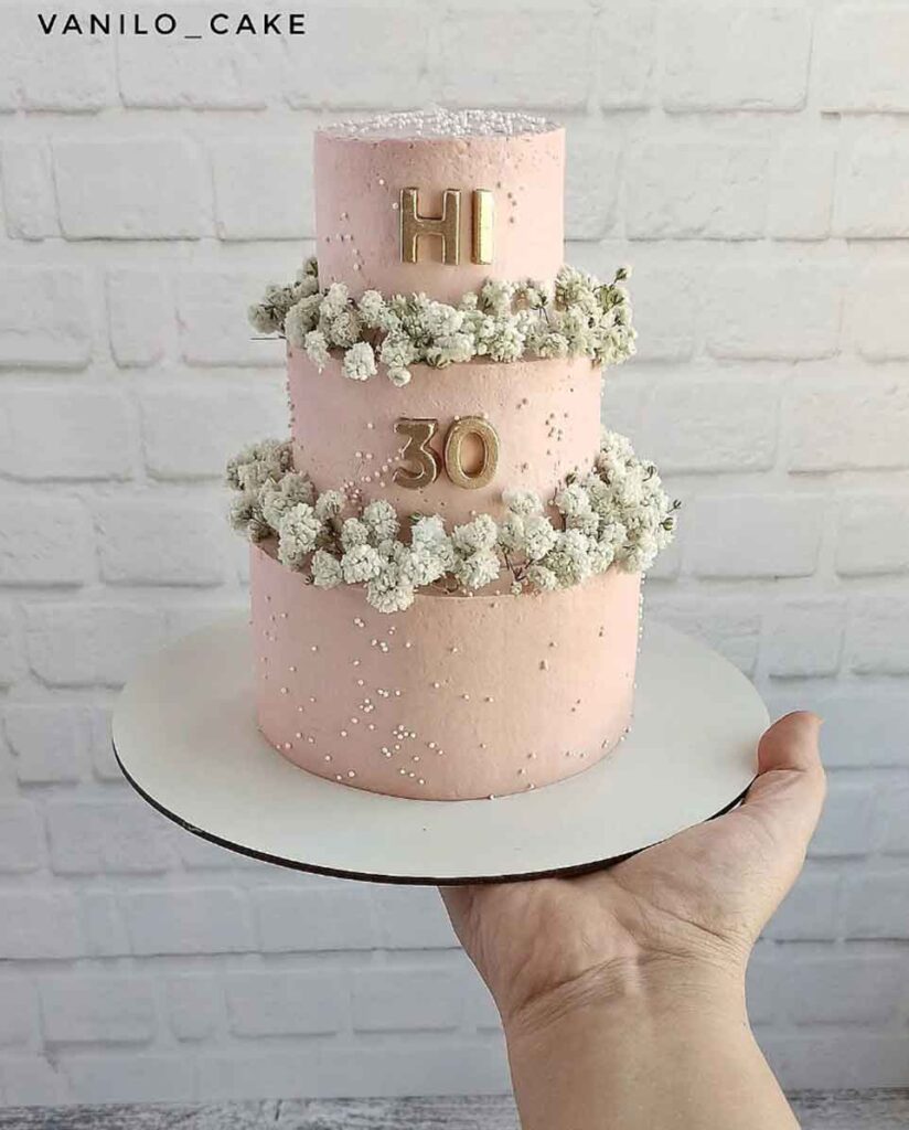 bolo de aniversário feminino adulto 3 andares rosa com dourado